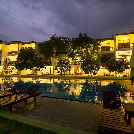 Grand Tamarind Lake Kataragama Kültér fotó