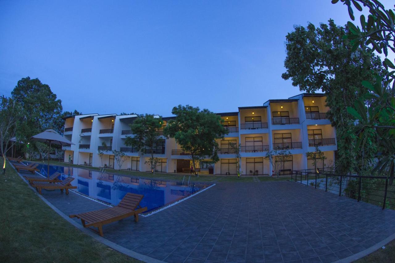 Grand Tamarind Lake Kataragama Kültér fotó