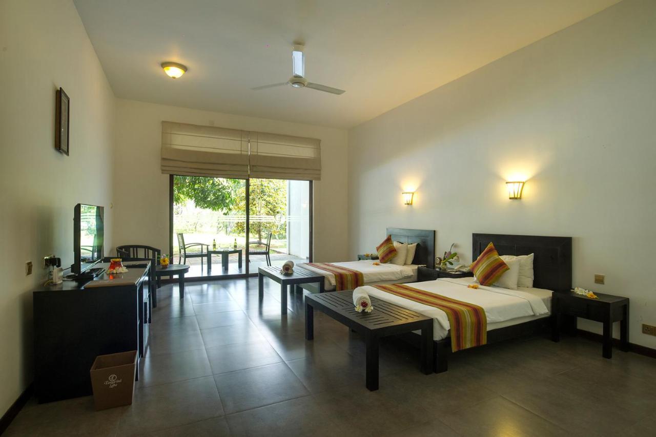 Grand Tamarind Lake Kataragama Kültér fotó
