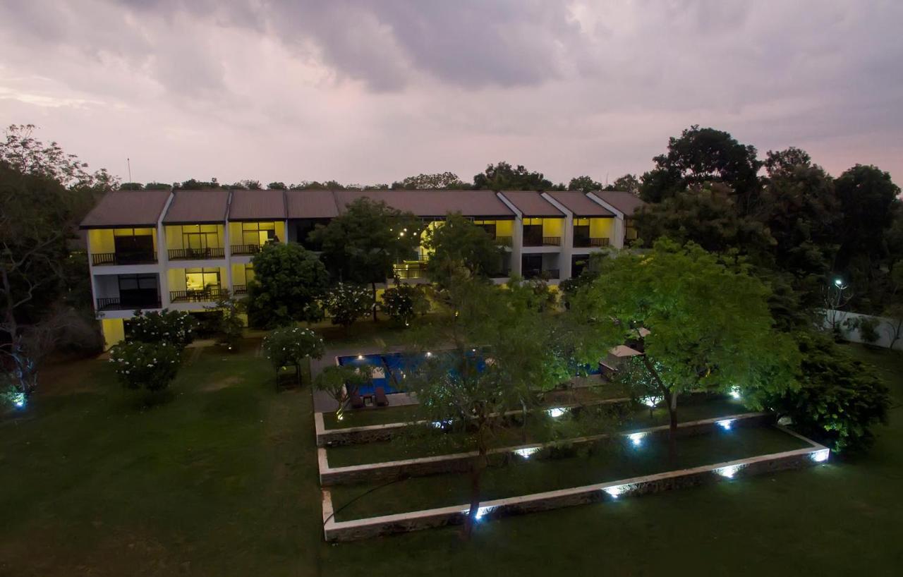Grand Tamarind Lake Kataragama Kültér fotó